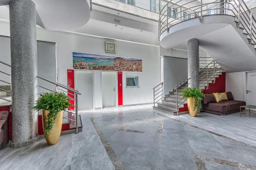 Split Urban Rooms