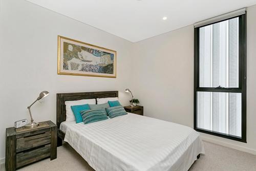 Close to Sydney CBD this bright north facing apartment enjoys a relaxing Parkside Setting with impressive city views - MEZZO - image 7