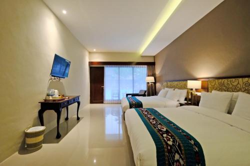 The Nalaya Hotel & Resto Ideally located in the Borobudur area, Senthong Asri Hotel and Resto promises a relaxing and wonderful visit. The property has everything you need for a comfortable stay. Service-minded staff will wel