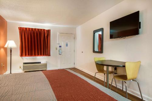King Room - Disability Access - Non-Smoking