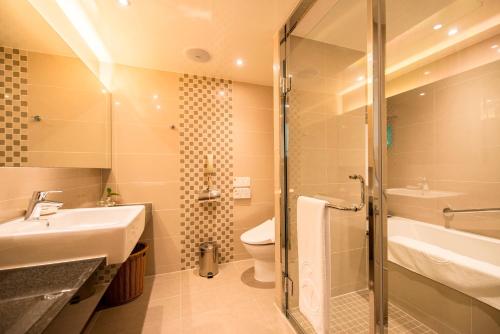 room detail thumbnail 2