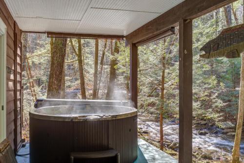 Creek Haven in Ellijay, USA