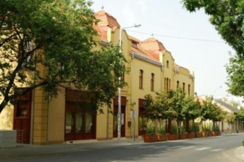  Dübögő Szálloda Étterem, Békés bei Orosháza