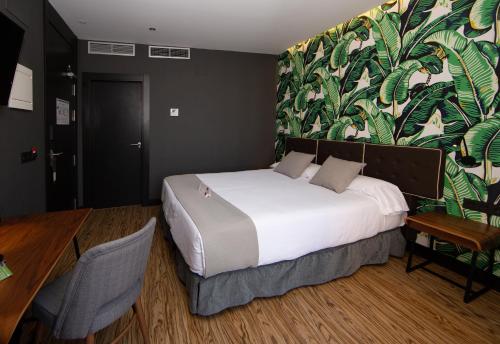 Malaga Premium Hotel - image 6