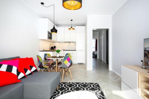 Apartments Rondo Wiatraczna by Renters - image 12