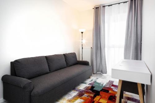 Apartments Rondo Wiatraczna by Renters - image 13