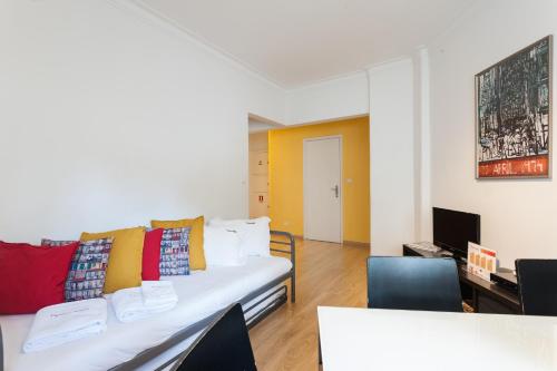 FLH Cosy Apartment in Lapa, Lisbon (photo 3)