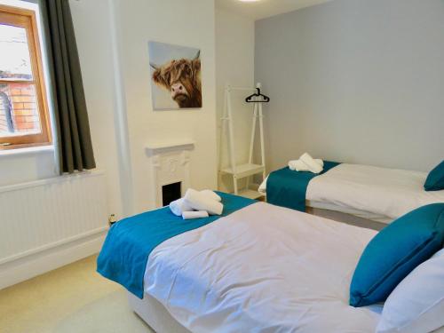 Lyndale House - Exclusive use, self catering, fpventures Stroud