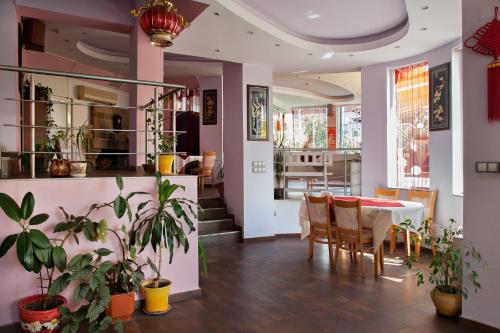 Family Hotel Gerdjika - image 9