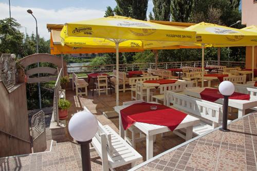 Family Hotel Gerdjika - image 4