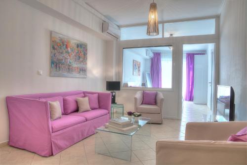 Downtown Glyfada smart apartment - image 12