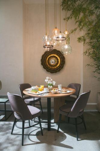 Restaurant, VEINTIUNO Emblematic Hotels - Adults Only in Gran Canaria