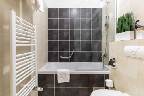 Hotel Mondo - image 6