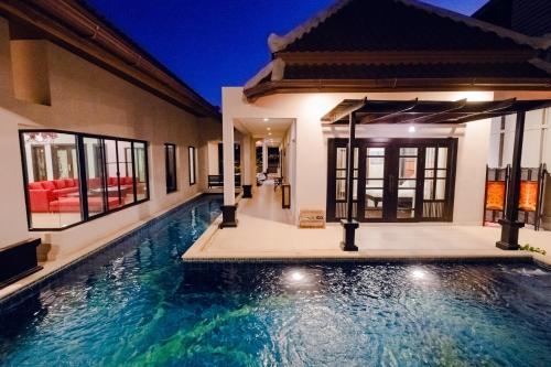 %name ??????????????? พัทยา