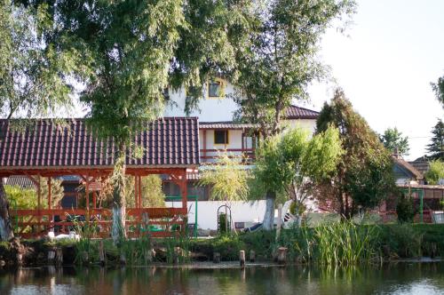 Pensiunea Califar - image 3