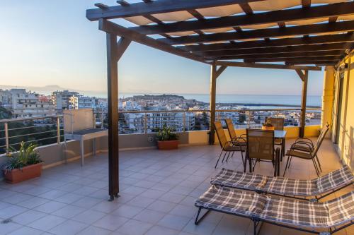  Penthouse Rethymno 360 View, Unterkunft in Rethymno