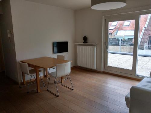  Rooftop apartment with terras - top location, Pension in Knokke-Heist