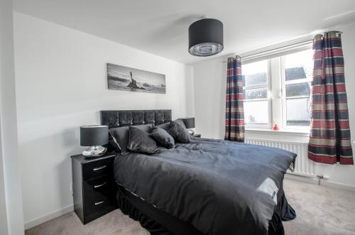 Orange Apartments Polmuir Gardens Only 7 minutes to City Centre