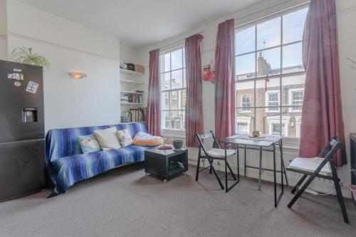 1 Bedroom Victorian Flat In Stoke Newington