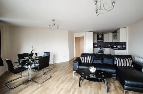 Orange Apartments - Portland Street - image 3