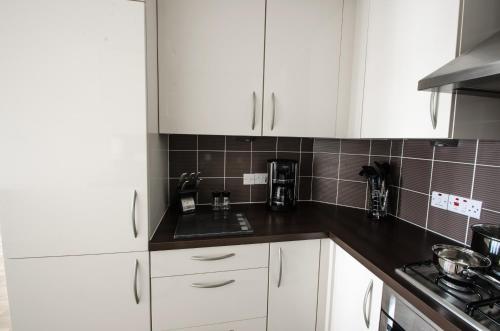 Orange Apartments - Portland Street - image 5