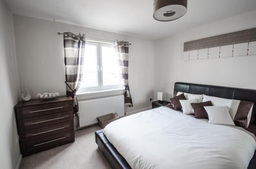 Orange Apartments - Portland Street - image 2