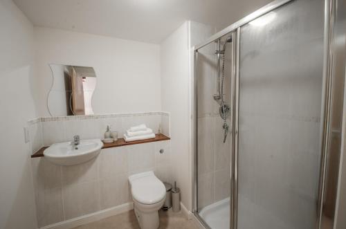 Orange Apartments - Portland Street - image 3