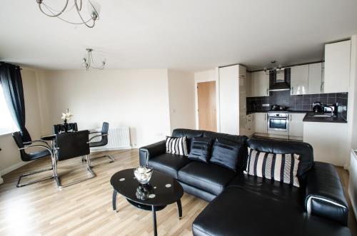 Orange Apartments - Portland Street - image 4