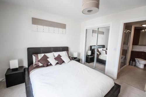 Orange Apartments - Portland Street - image 8