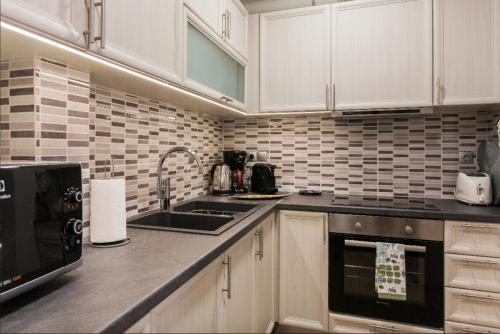 Beautiful Apartment at Plaka - image 11