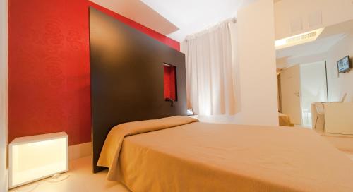 Savoy Hotel - image 13