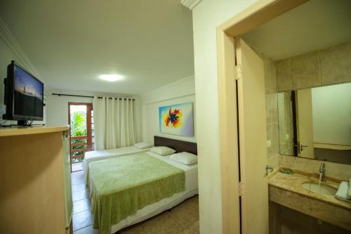 Superior Triple Room image 4