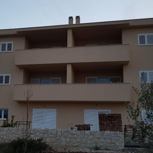  Apartments Bican in Neviđane