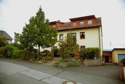 Ferienwohnung Margit Altenstein - Apartment - Maroldsweisach