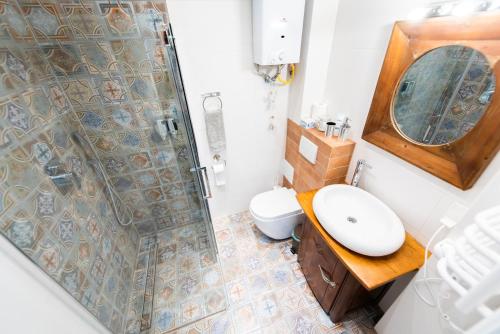 Old Town Boutique Rooms - image 12