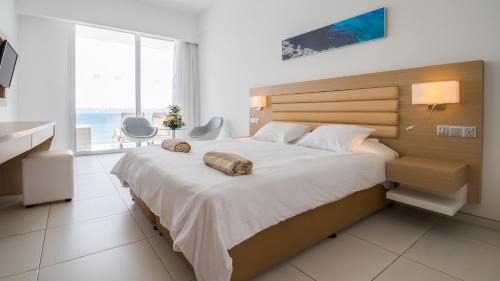 Vrissaki Beach Hotel - image 7