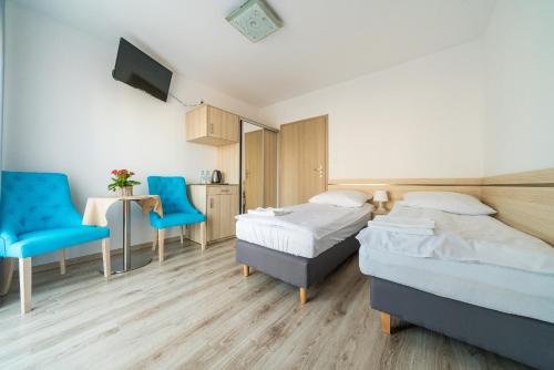 2 twin beds