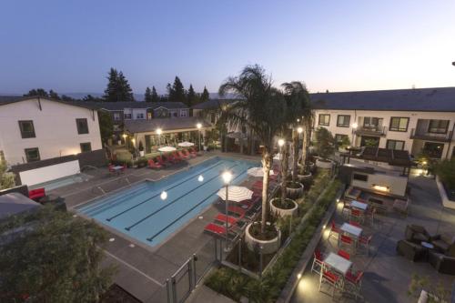 Global Luxury Suites Sunnyvale North - image 5