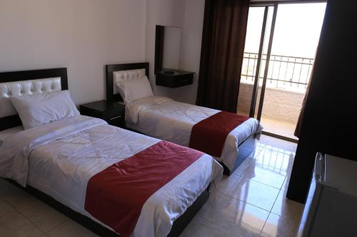 2 bedrooms, 3 beds