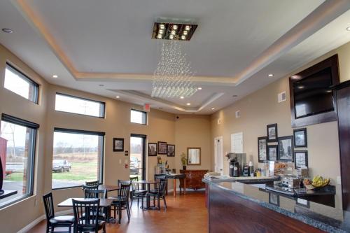 Toit ja joogid, Luxbury Inn & Suites in Maryville (TN)