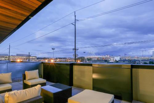 Q21 Condos near คฤหาสน์พิทท็อค