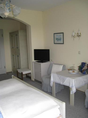 Basic Double Room