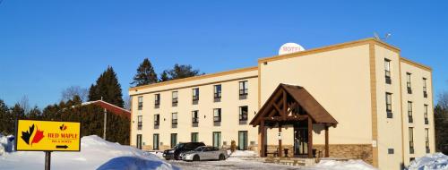 red maple inn and suites