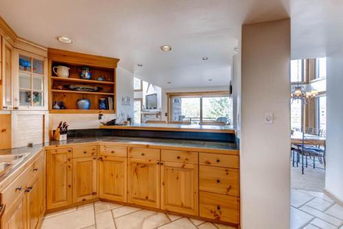 Powderhorn Penthouse Condo - image 3