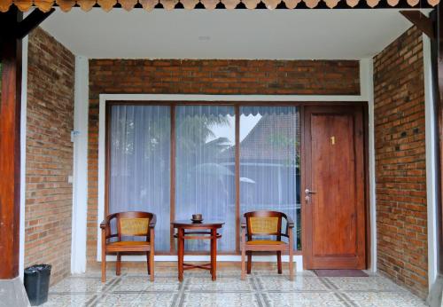 The Nalaya Hotel & Resto Room Type - Triple Room with Pool View
