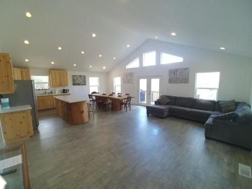 Mountain Place image