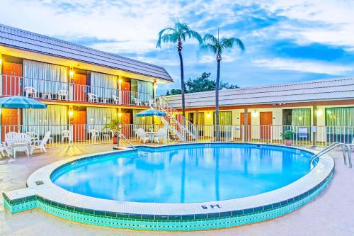 Days Inn by Wyndham St. Petersburg Central in St Petersburg, USA
