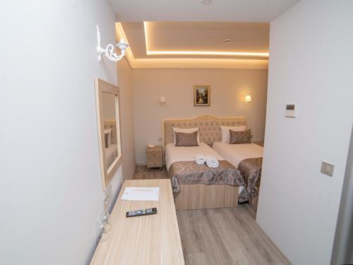 Standard Triple Room image 6