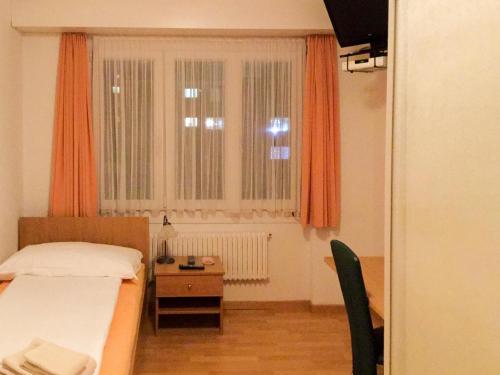 1 twin bed