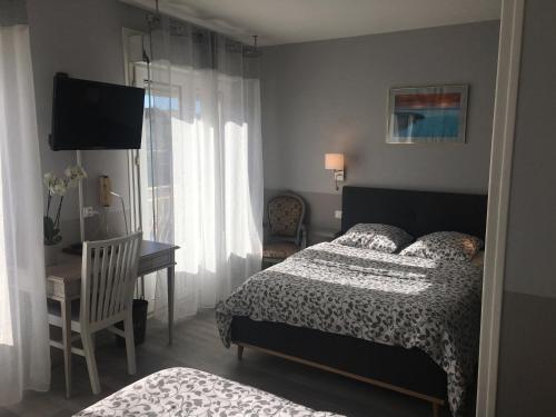 Sleeps 6